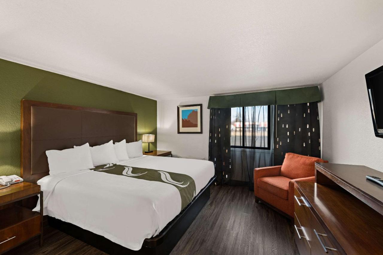 Quality Inn & Suites Near I-480 And I-29 Council Bluffs Bagian luar foto