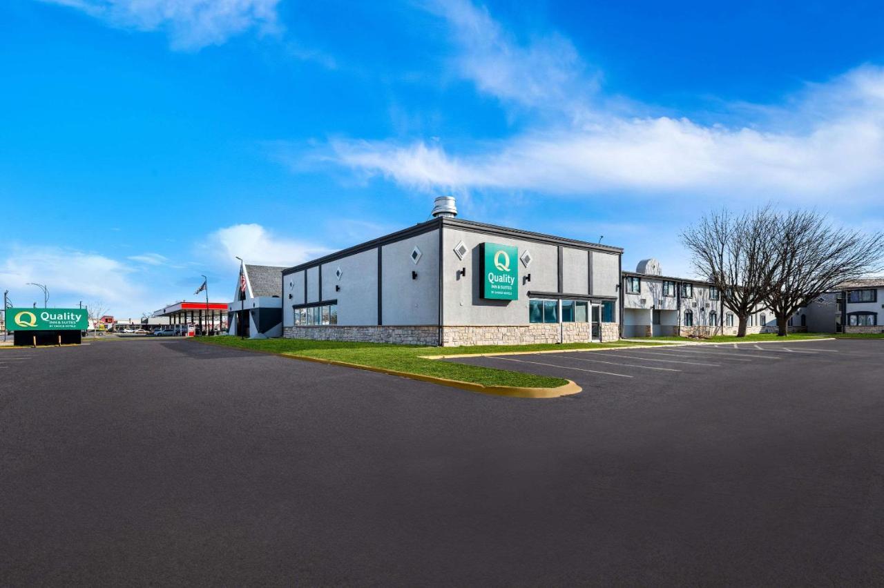Quality Inn & Suites Near I-480 And I-29 Council Bluffs Bagian luar foto