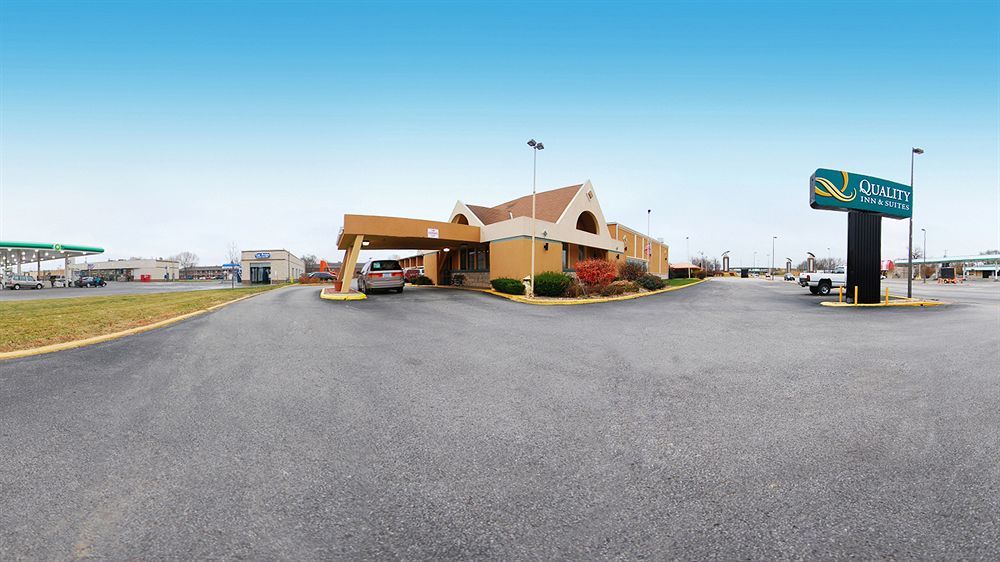 Quality Inn & Suites Near I-480 And I-29 Council Bluffs Bagian luar foto
