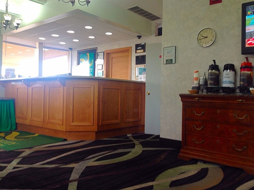 Quality Inn & Suites Near I-480 And I-29 Council Bluffs Bagian luar foto