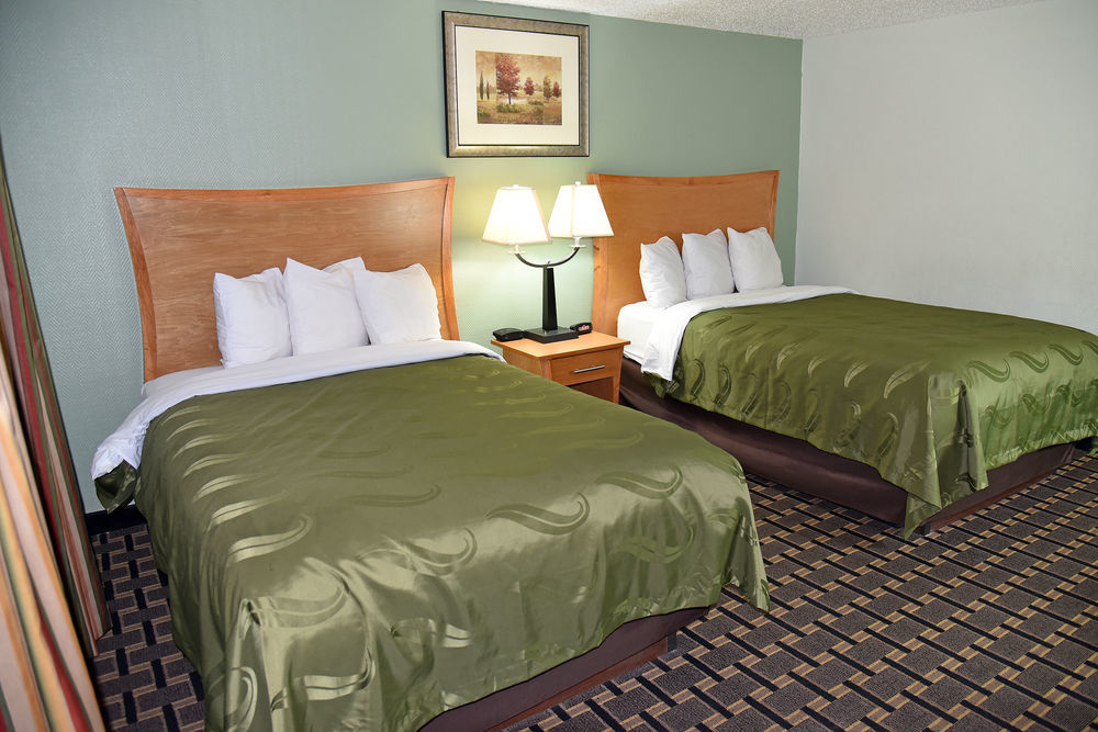Quality Inn & Suites Near I-480 And I-29 Council Bluffs Bagian luar foto