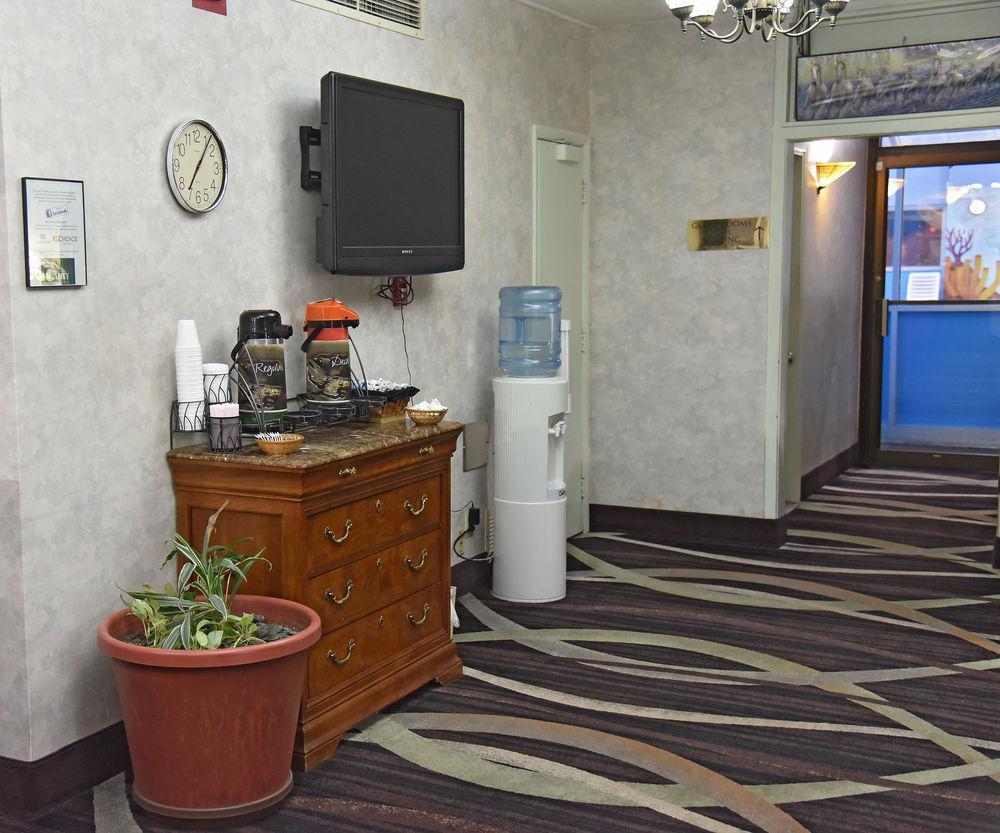 Quality Inn & Suites Near I-480 And I-29 Council Bluffs Bagian luar foto